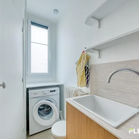 Joli Studio Au Coeur Des Epinettes, 17E Paris